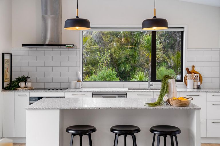 Photo of property in 1 Spray Crescent, Leigh, 0985