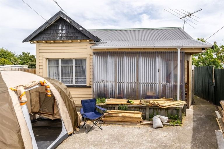 Photo of property in 18 Bradshaw Street, South Dunedin, Dunedin, 9012