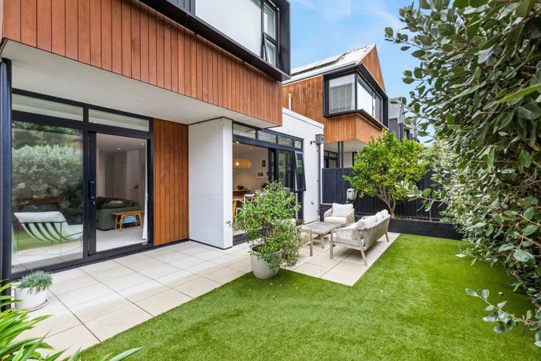 Photo of property in 10 Nevill Road, Hobsonville, Auckland, 0616