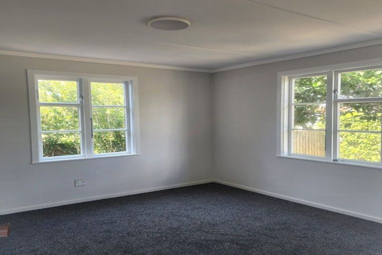 Photo of property in 44 Edmonton Road, Henderson, Auckland, 0612