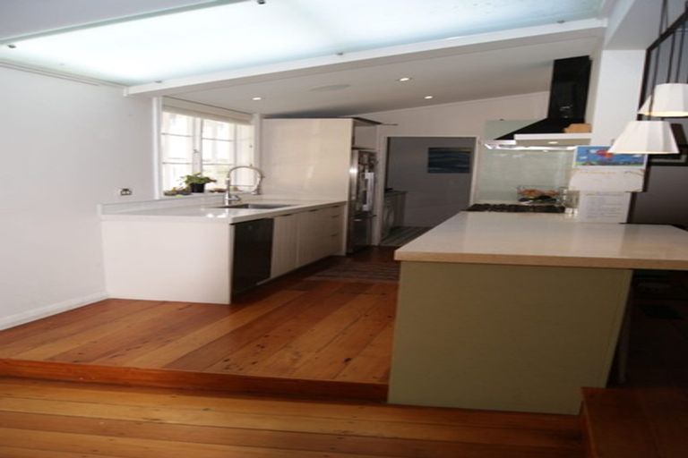 Photo of property in 122a Derwent Street, Island Bay, Wellington, 6023