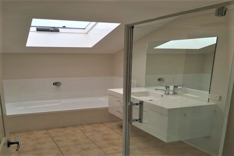 Photo of property in 18 Scarlet Lane, Redwood, Christchurch, 8051