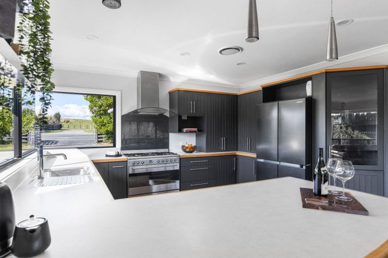 Photo of property in 354 Henwood Road, Hillsborough, New Plymouth, 4372