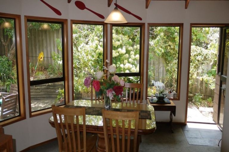 Photo of property in 1/406 East Coast Road, Sunnynook, Auckland, 0630