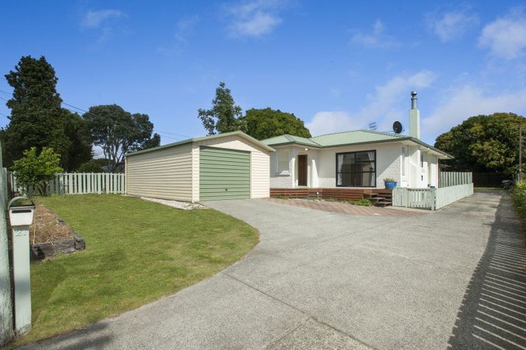 Photo of property in 21 Dunlop Road, Te Puke, 3119