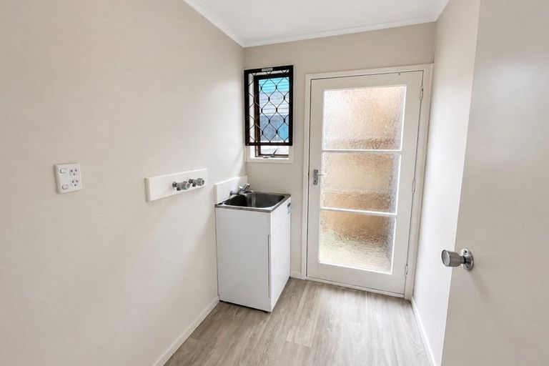 Photo of property in 6 Waterview Road, Favona, Auckland, 2024