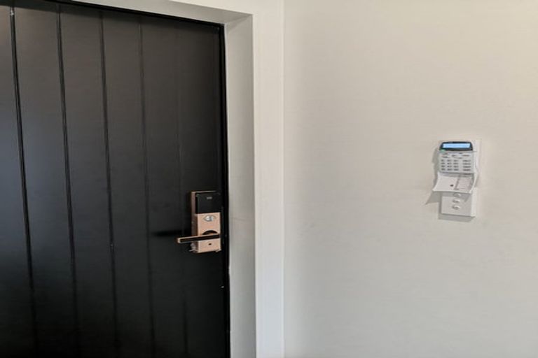 Photo of property in 9b Poruru Close, Papakura, 2110