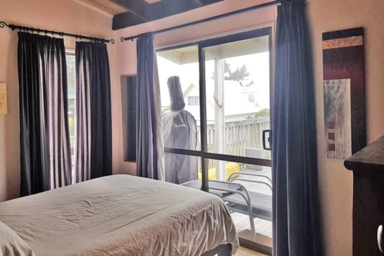 Photo of property in 104 Ocean Beach Road, Tairua, 3508