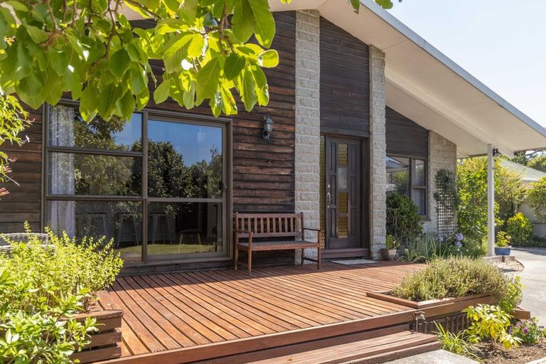 Photo of property in 68a Winters Road, Redwood, Christchurch, 8051