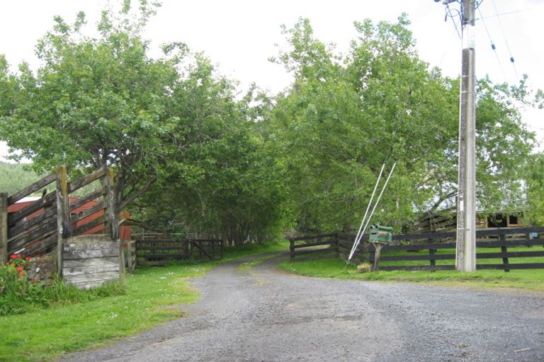 Photo of property in 143 Annett Road, Kumeu, 0891