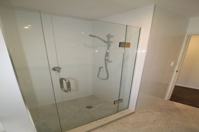 Photo of property in 25 Kamara Road, Glen Eden, Auckland, 0602