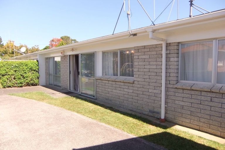 Photo of property in 8b Macmurdo Avenue, Glenview, Hamilton, 3206