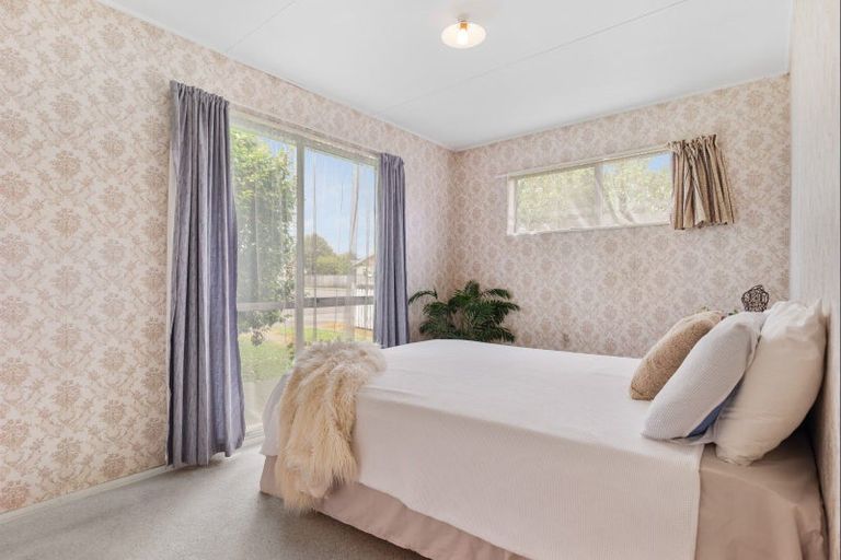 Photo of property in 16 Adkin Avenue, Levin, 5510