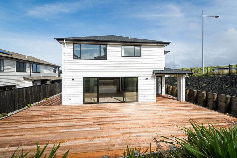 Photo of property in 1 Luff Place, Long Bay, Auckland, 0630