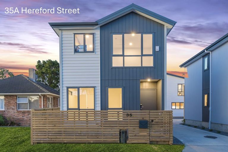 Photo of property in 35d Hereford Street, Te Atatu Peninsula, Auckland, 0610