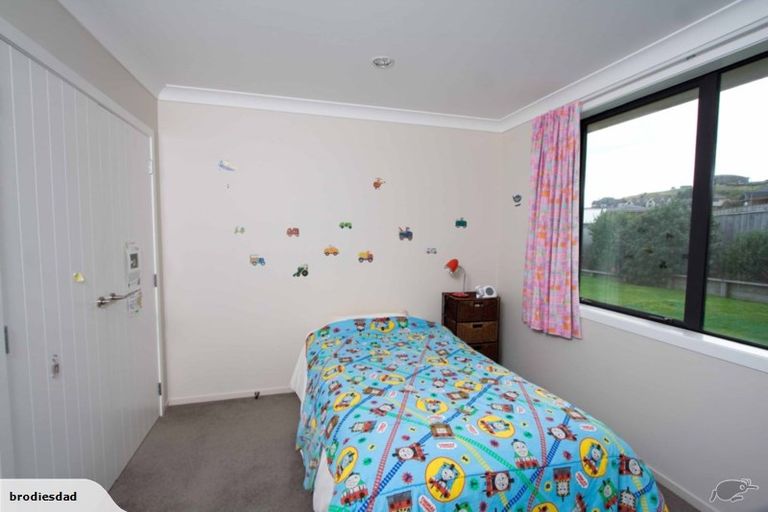 Photo of property in 160 Woodman Drive, Tawa, Wellington, 5028