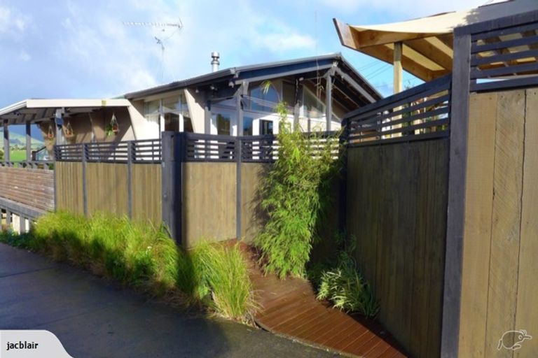 Photo of property in 64 Bays Road, Orere Point, Papakura, 2585