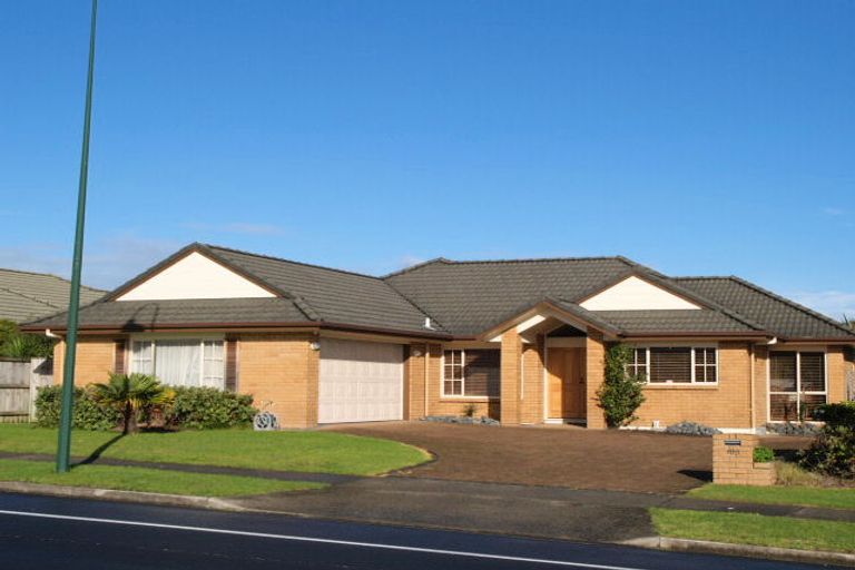 Photo of property in 103 Golfland Drive, Golflands, Auckland, 2013