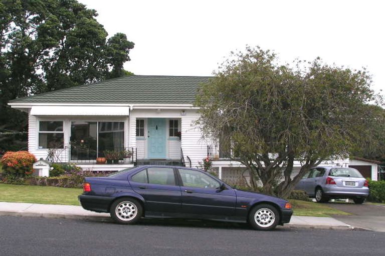 Photo of property in 2/2 Hart Road, Hauraki, Auckland, 0622