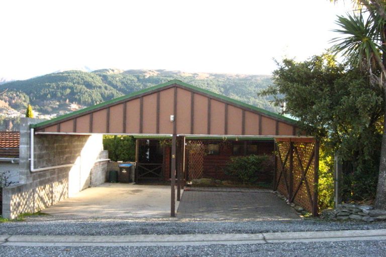 Photo of property in 5 Mincher Road, Kelvin Heights, Queenstown, 9300