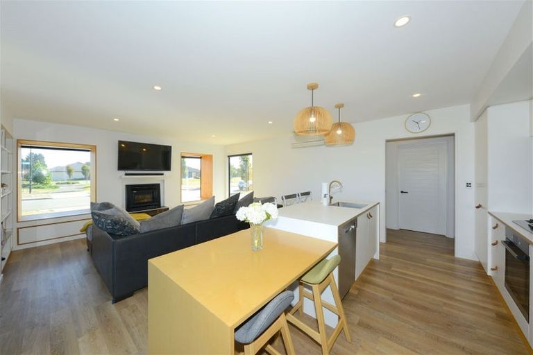 Photo of property in 24 Shillingford Boulevard, Rolleston, 7615