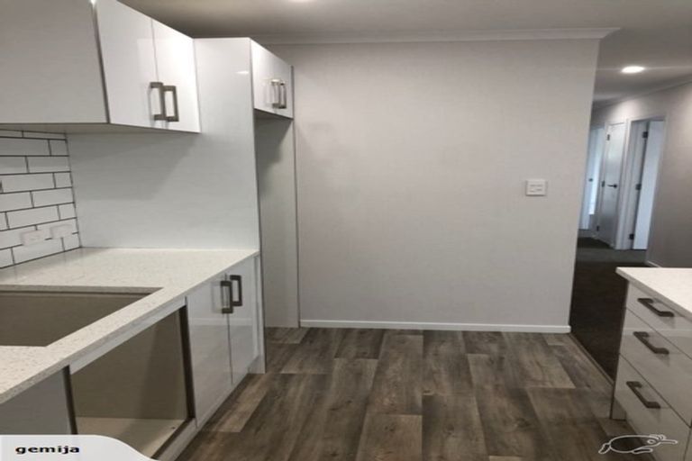 Photo of property in 2/17 Walter Street, Hauraki, Auckland, 0622