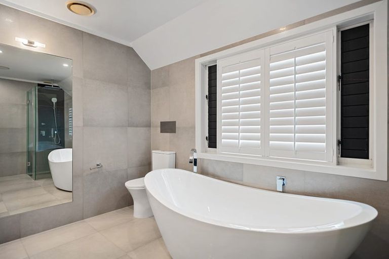 Photo of property in 47 Saltburn Road, Milford, Auckland, 0620