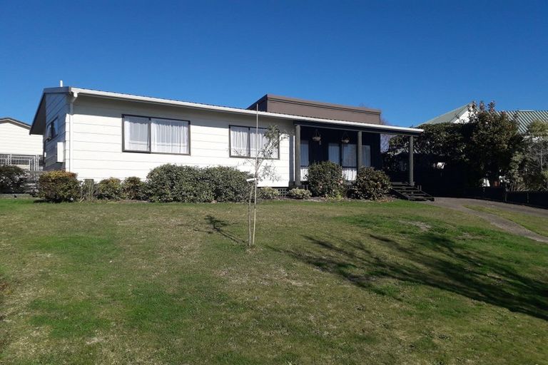 Photo of property in 15 Owhatiura Drive, Lynmore, Rotorua, 3010