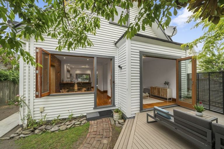 Photo of property in 27 Hardwicke Street, Sumner, Christchurch, 8081