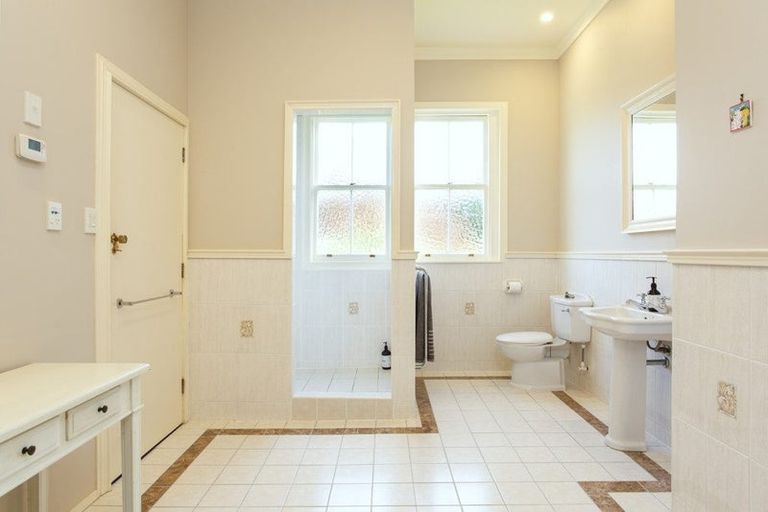 Photo of property in 26 Crosland Road, South Head, Helensville, 0874