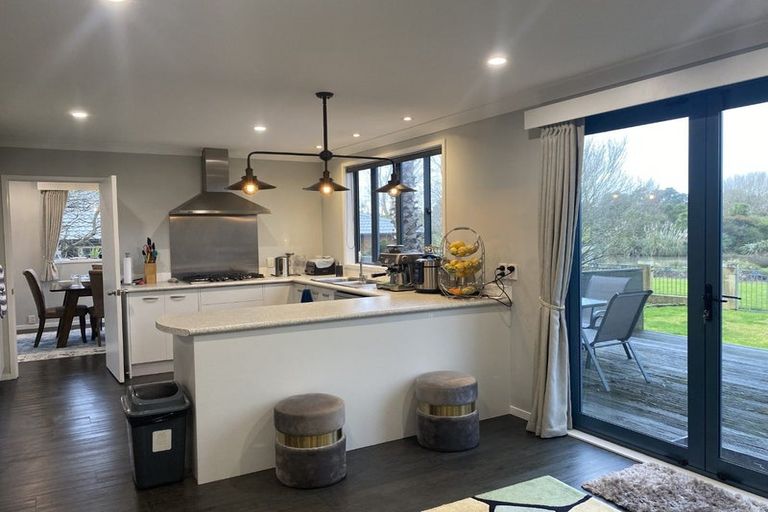 Photo of property in 10 Crannog Fen, Wattle Downs, Auckland, 2103