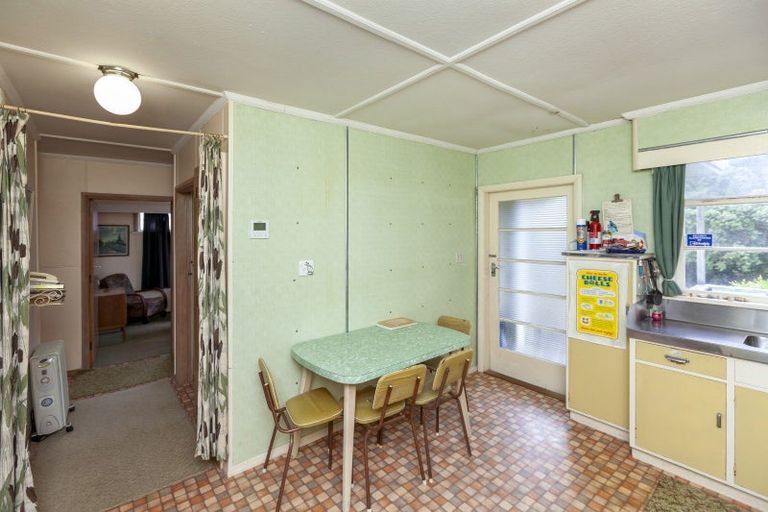 Photo of property in 120 The Parade, Paekakariki, 5034