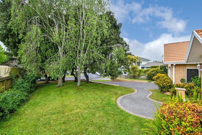 Photo of property in 15 Len Garlick Place, Pahurehure, Papakura, 2113