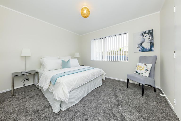 Photo of property in 8 Justamere Place, Weymouth, Auckland, 2103