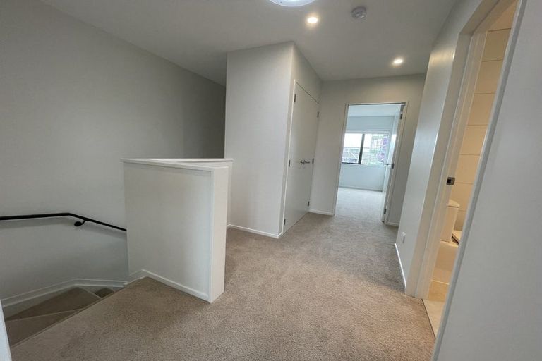 Photo of property in 6 Viridian Avenue, Rosehill, Papakura, 2113