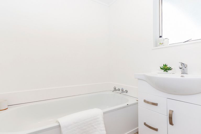 Photo of property in 2a Bandipur Terrace, Broadmeadows, Wellington, 6035