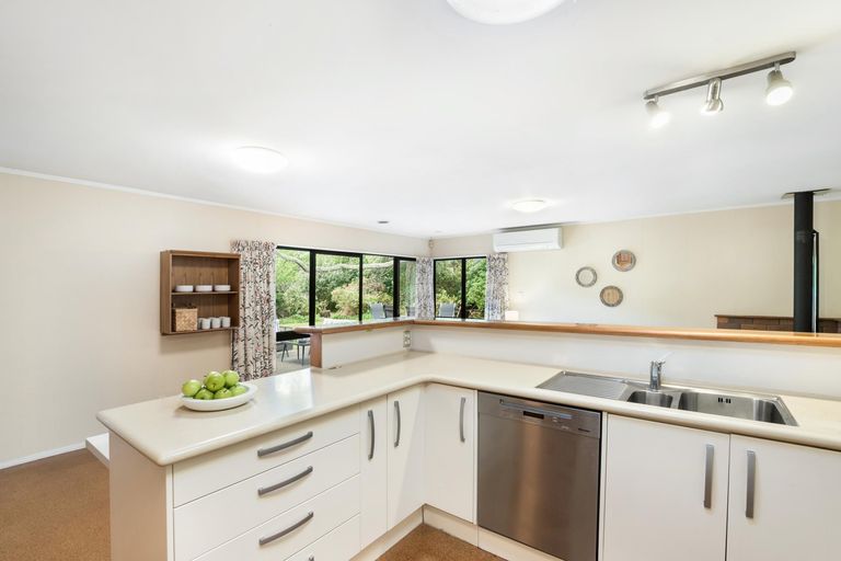 Photo of property in 24 Jack Paterson Road, Opaheke, Papakura, 2584