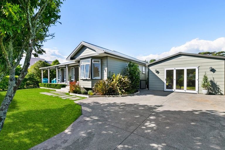 Photo of property in 12 Rheingold Place, Huapai, Kumeu, 0810