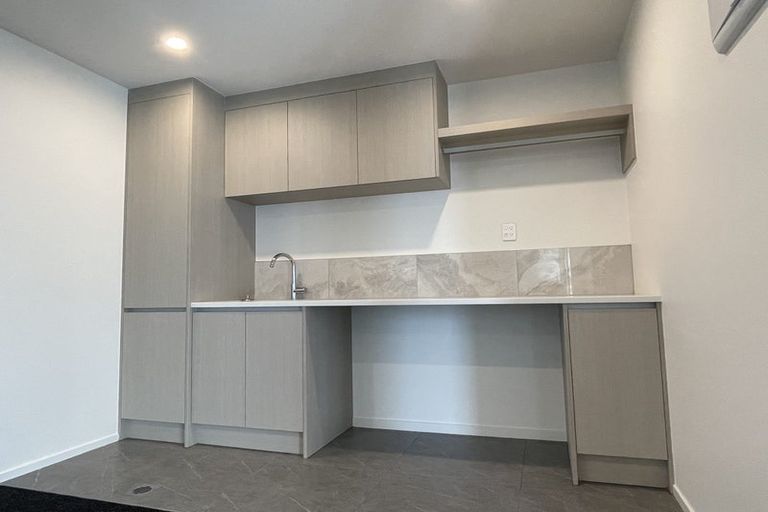 Photo of property in 75c Cardiff Road, Pakuranga, Auckland, 2010