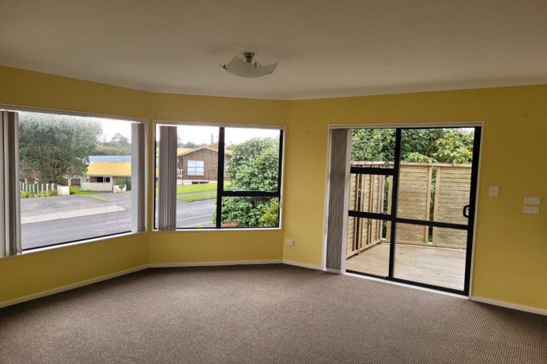 Photo of property in 6 Puketotara Street, Highlands Park, New Plymouth, 4312