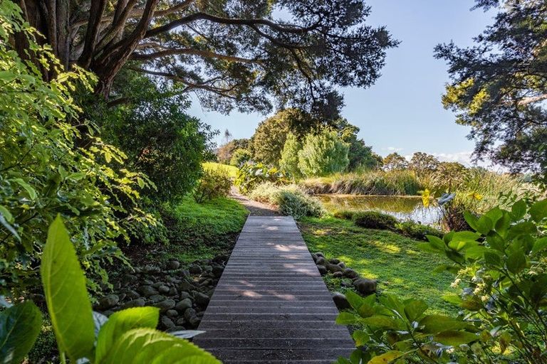 Photo of property in 36 Hoeke Road, Carrington, Carterton, 5791