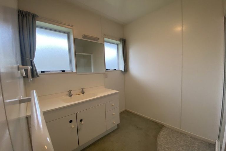 Photo of property in 2/225 Mangorei Road, Merrilands, New Plymouth, 4312