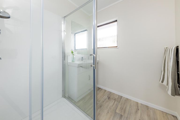 Photo of property in 8 Justamere Place, Weymouth, Auckland, 2103