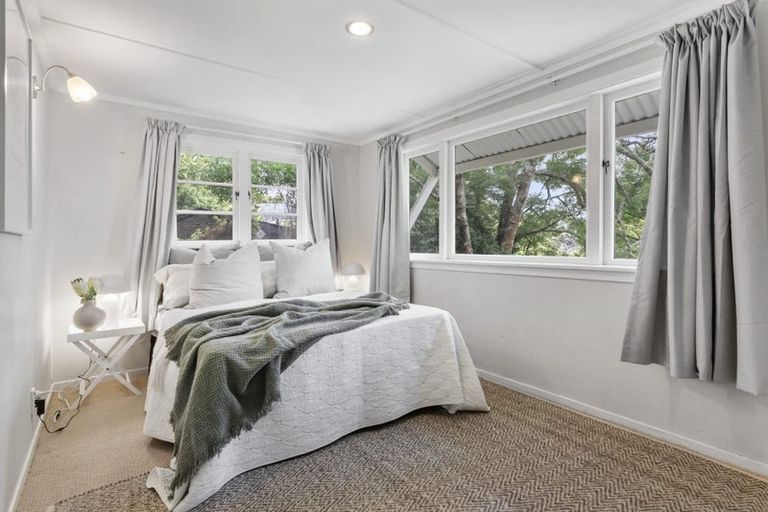 Photo of property in 70 Pleasant Road, Glen Eden, Auckland, 0602