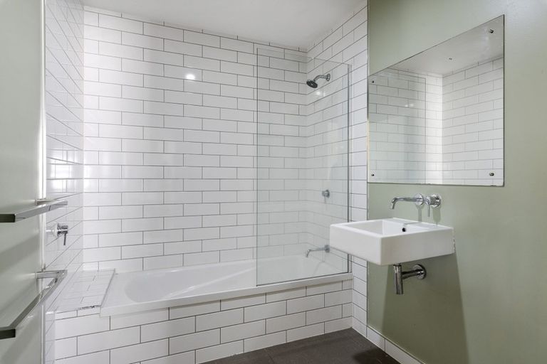 Photo of property in 99 Beresford Street, Bayswater, Auckland, 0622