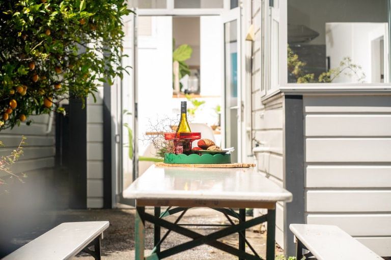 Photo of property in 17 Horner Street, Newtown, Wellington, 6021