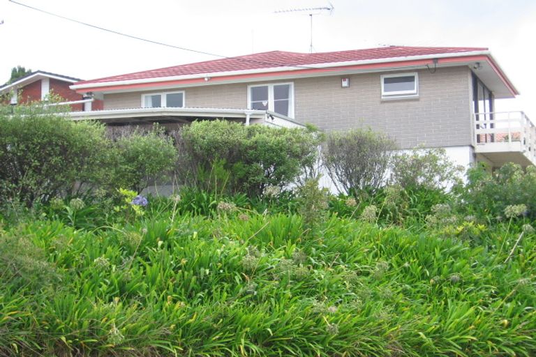 Photo of property in 3 Rossmore Terrace, Murrays Bay, Auckland, 0630