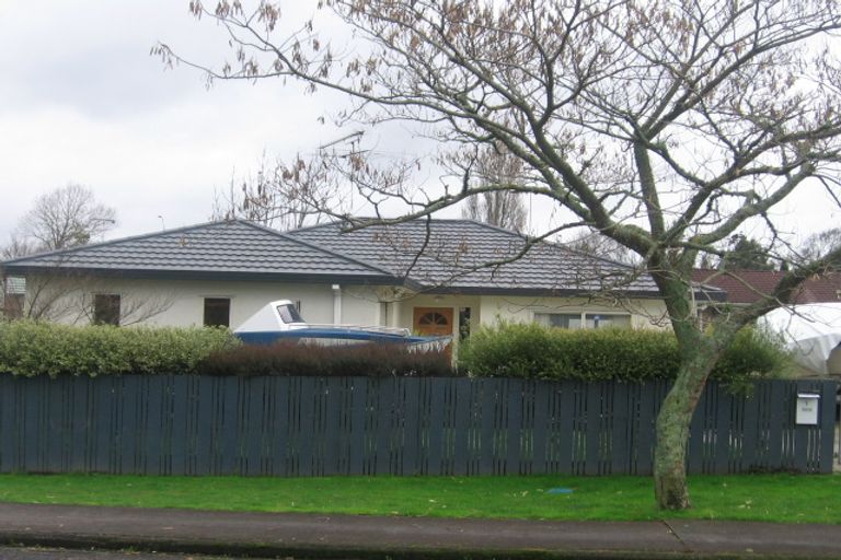 Photo of property in 1 Pratt Street, Papakura, 2110