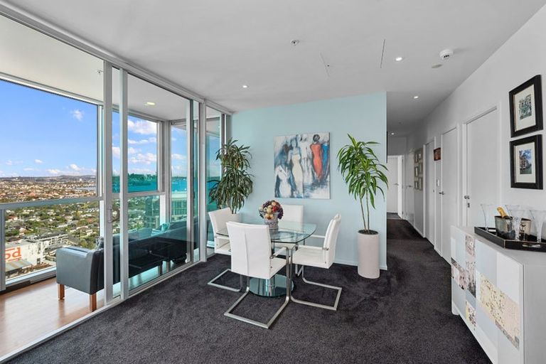 Photo of property in Sentinel Apartments, 2402/3 Northcroft Street, Takapuna, Auckland, 0622