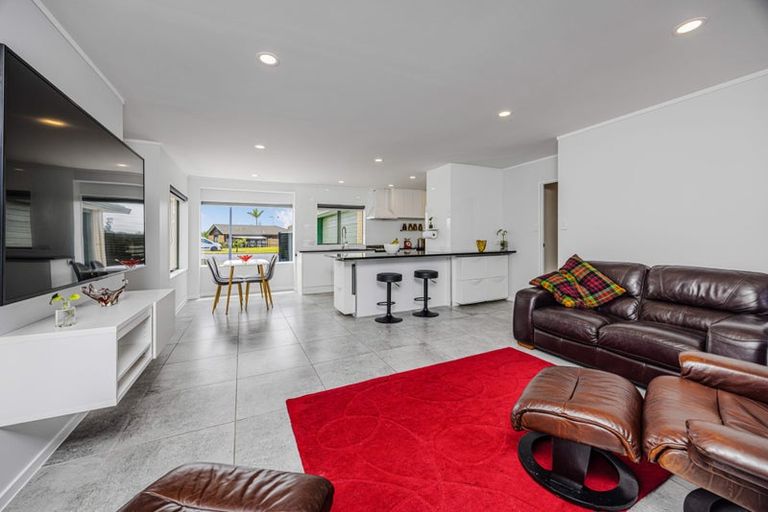 Photo of property in 47 Davington Way, Burswood, Auckland, 2013